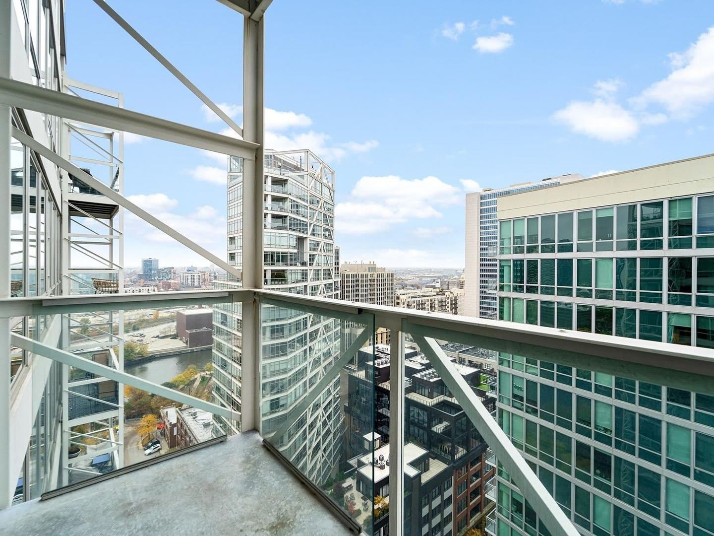 653 N Kingsbury Street – photo 4