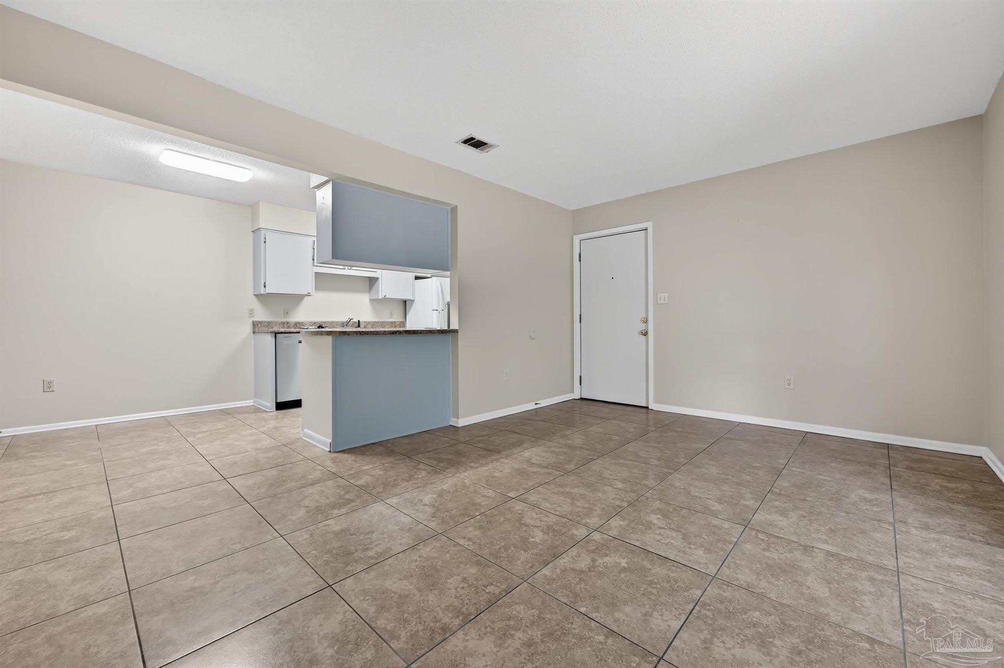 700 N Palm Blvd – photo 5