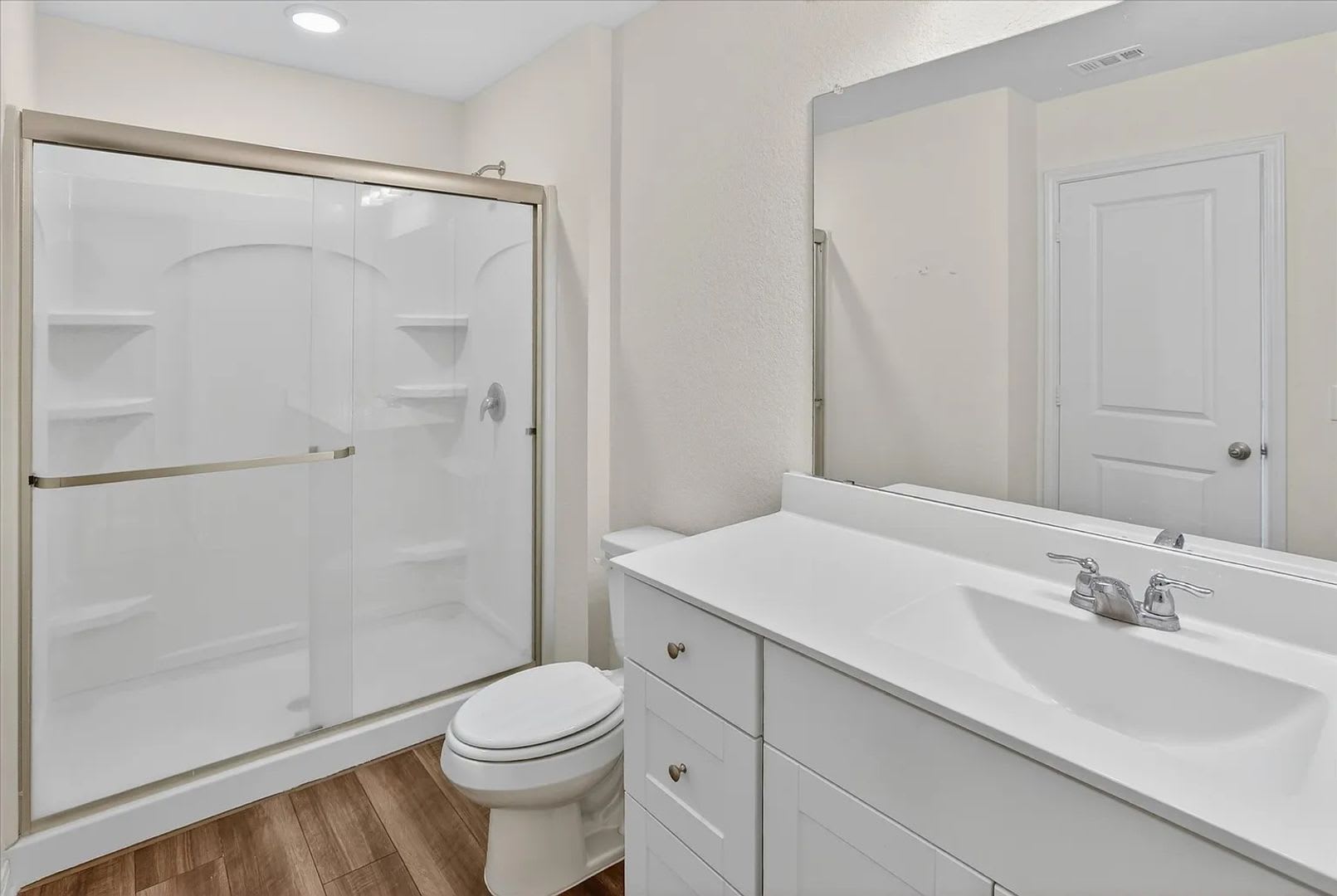 Room in 3 Bedroom Home at Maple Ter – photo 2