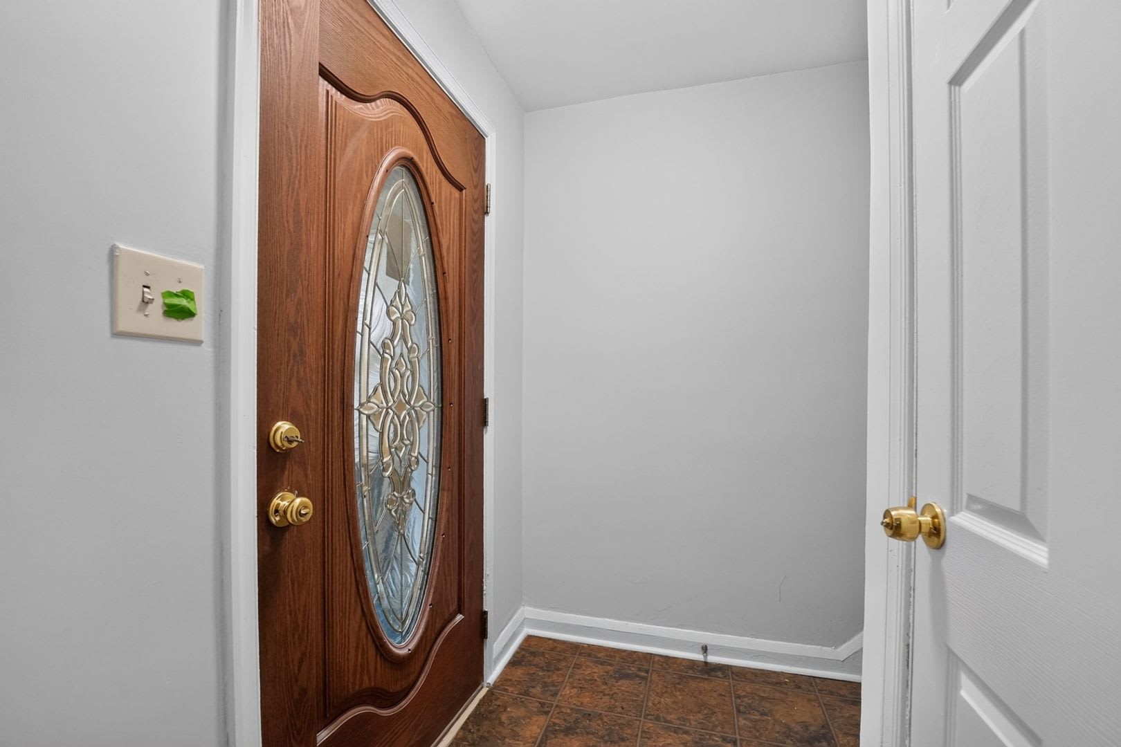 Updated 3‑Bed, 2‑Bath Home with New Flooring in a Walkable Community – photo 4