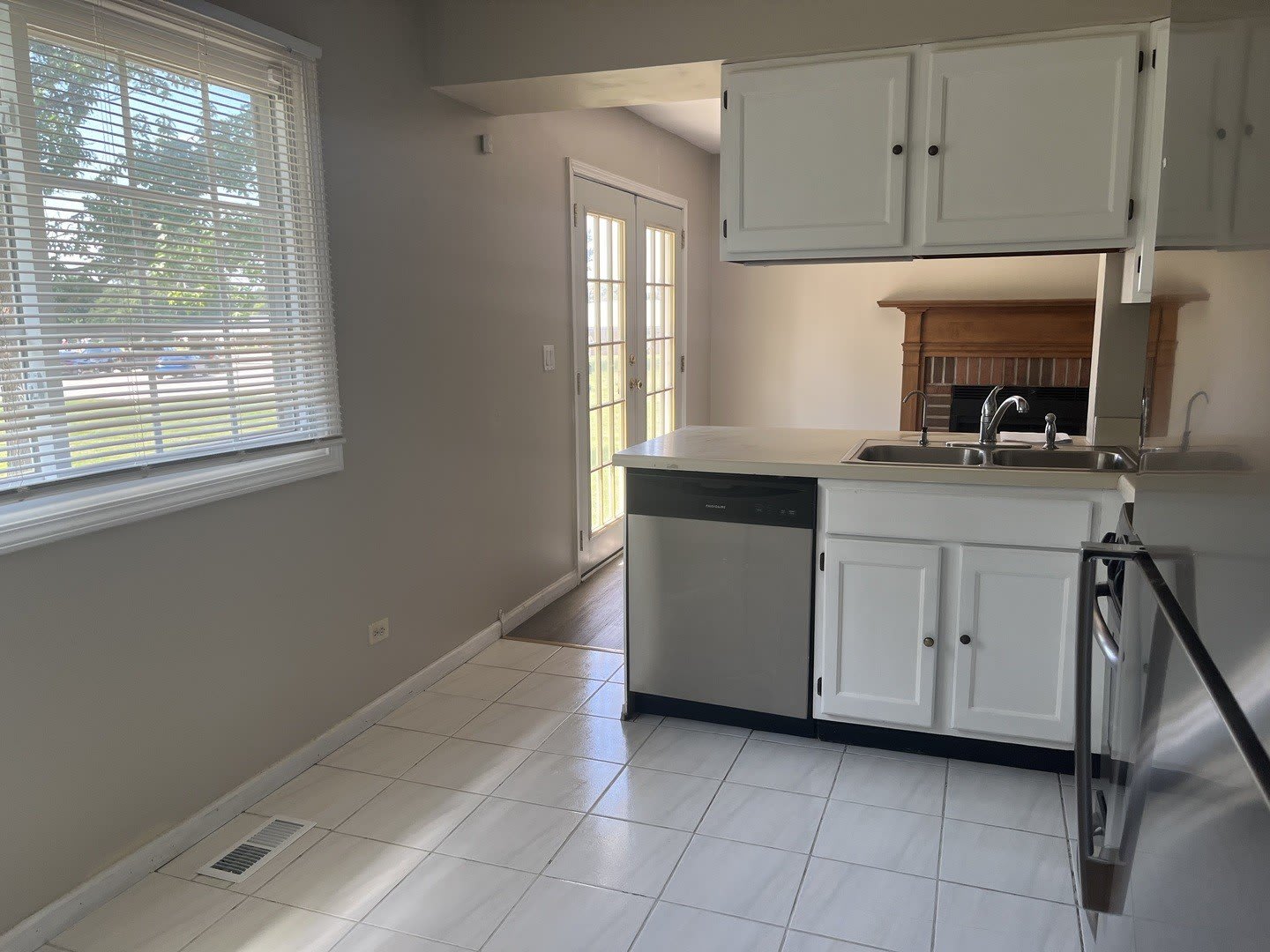 1208 Duke Court – photo 5