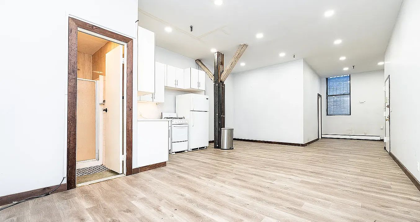 307 Scholes St Apt 102 – photo 1