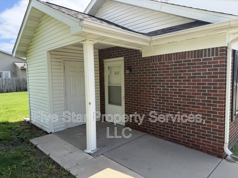 799 Titan Ct – photo 1