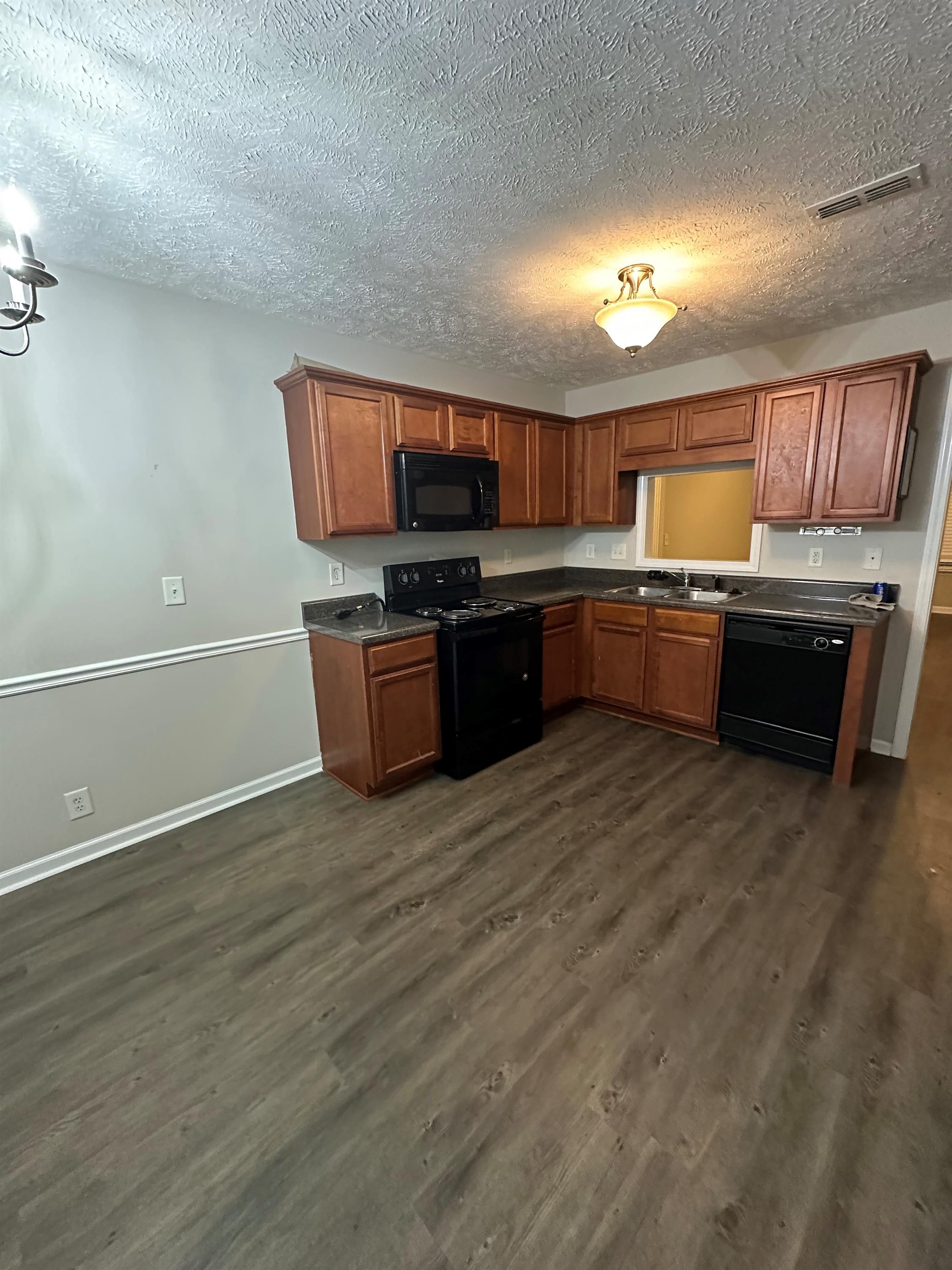 9209 Thomason Trail – photo 4