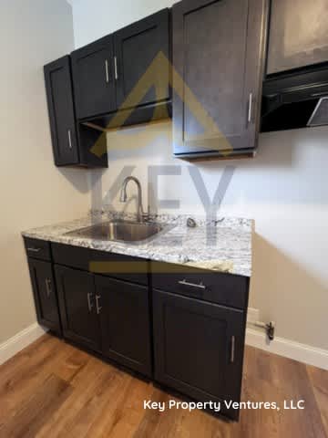1016 Lake Avenue 2 – photo 5