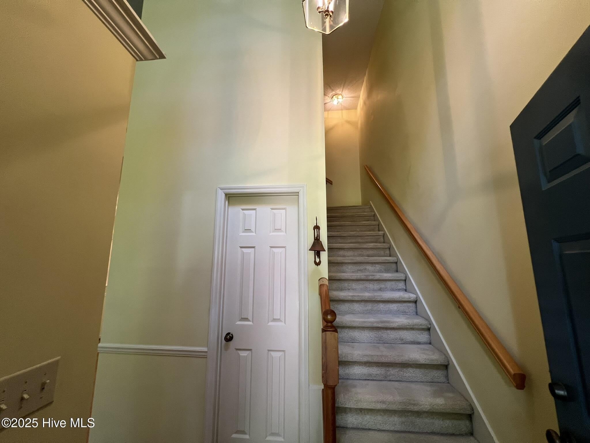 225 E New York Avenue – photo 3