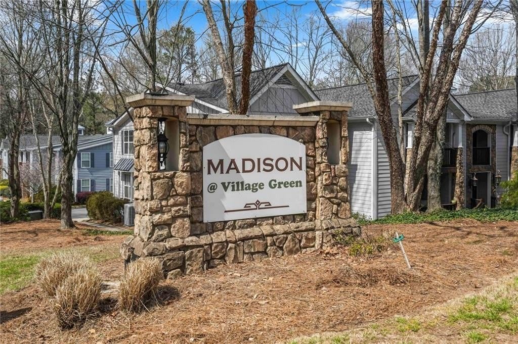 708 Madison Lane SE – photo 2