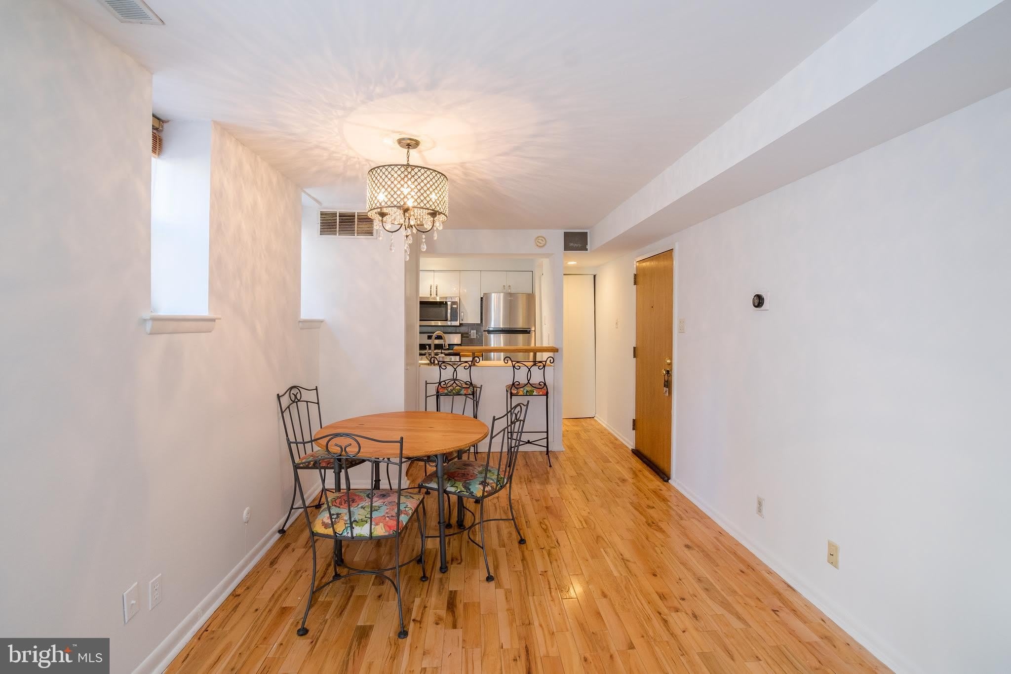 1137 PINE Street – photo 5
