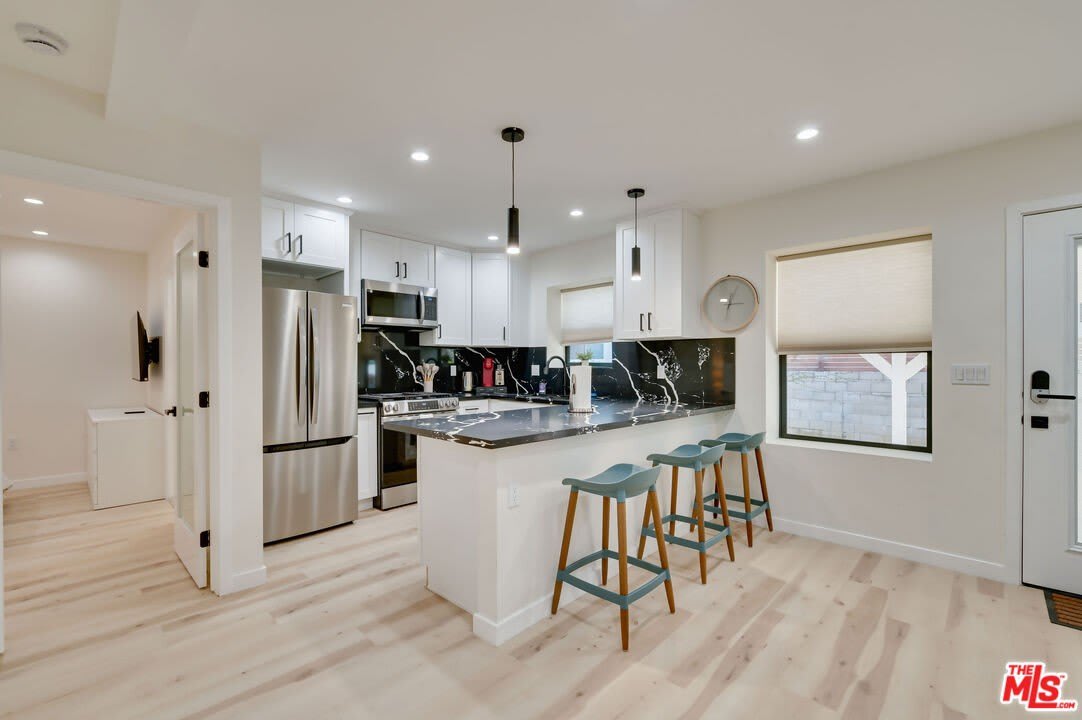 918 N San Vicente Blvd – photo 2