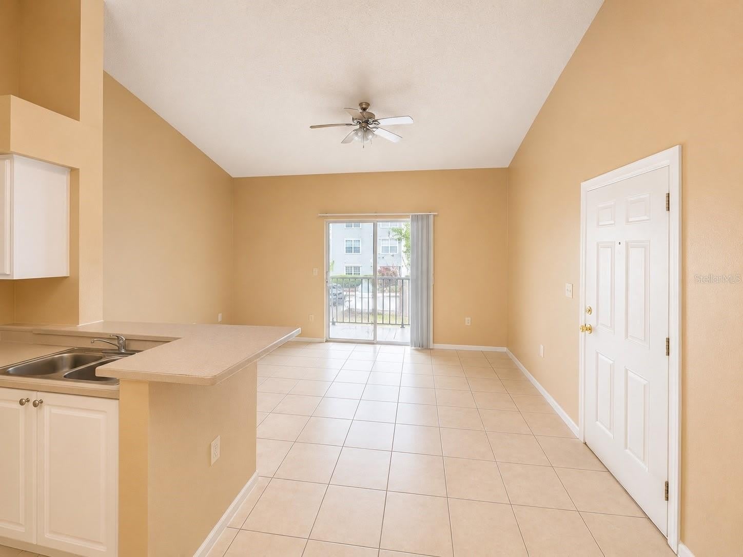 1218 BERMUDA LAKES Lane – photo 4
