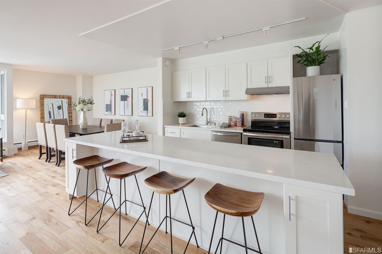1200 Gough Street – photo 3