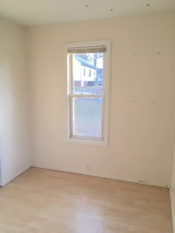 906 Oval St. – photo 2