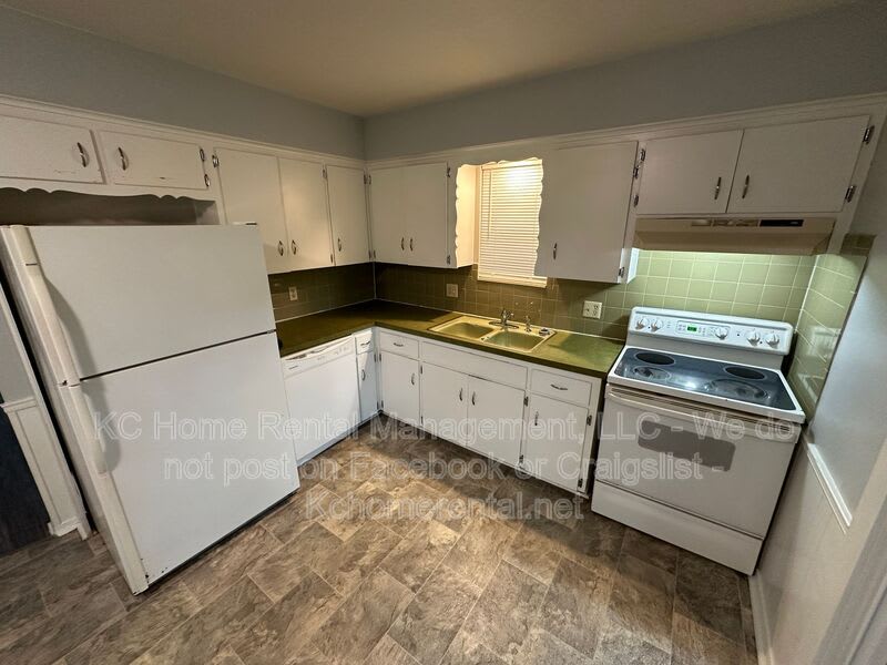 1906 E Cedar St – photo 4
