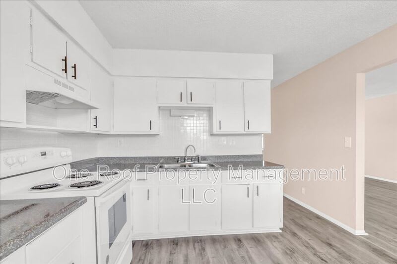 701 Linwood Dr – photo 2