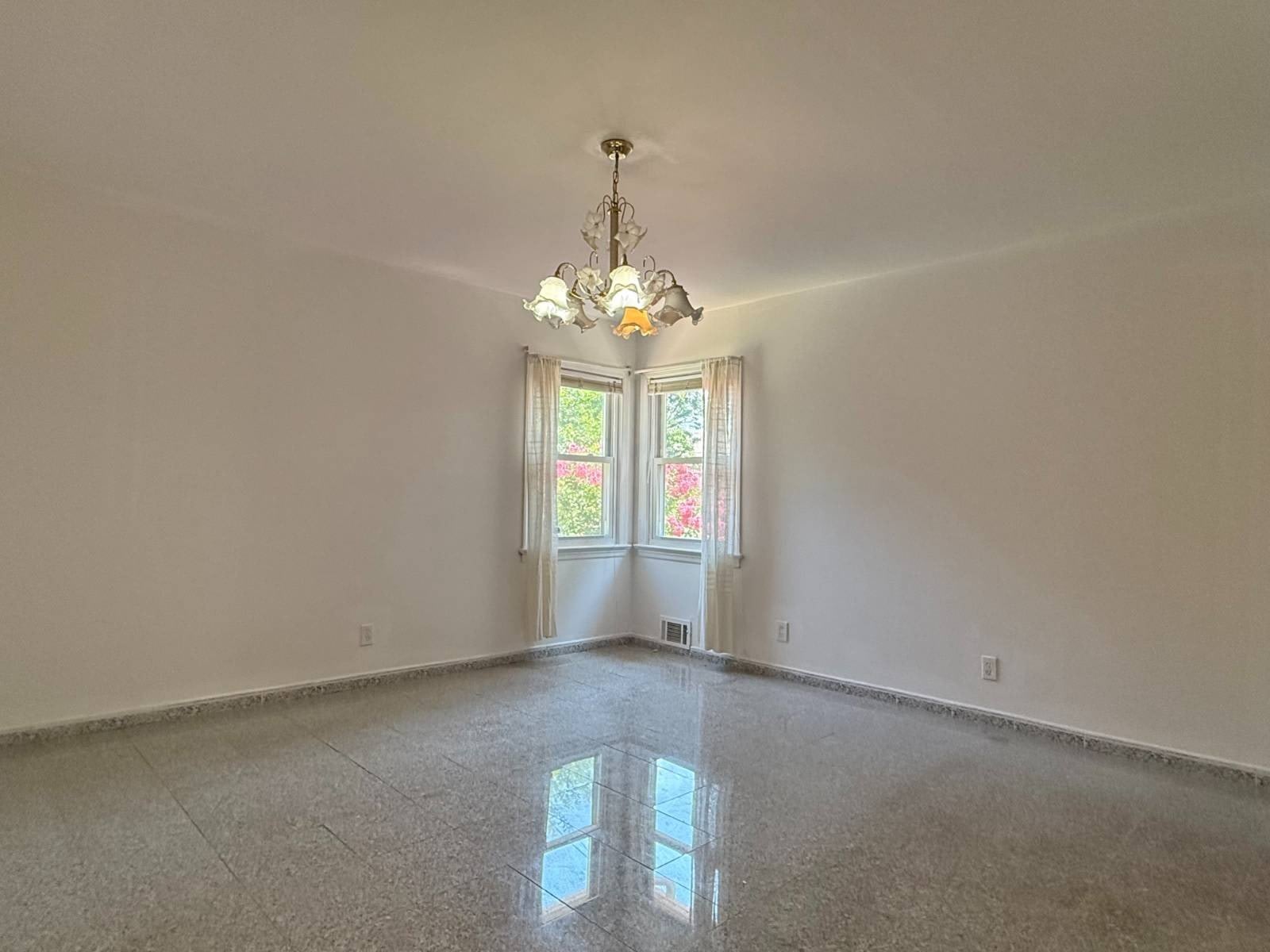 33-19 BELL BLVD – photo 3