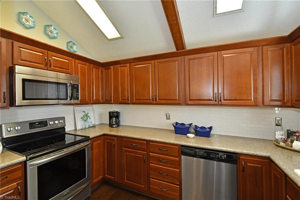 1896 Stonewood Drive Southwest – photo 4