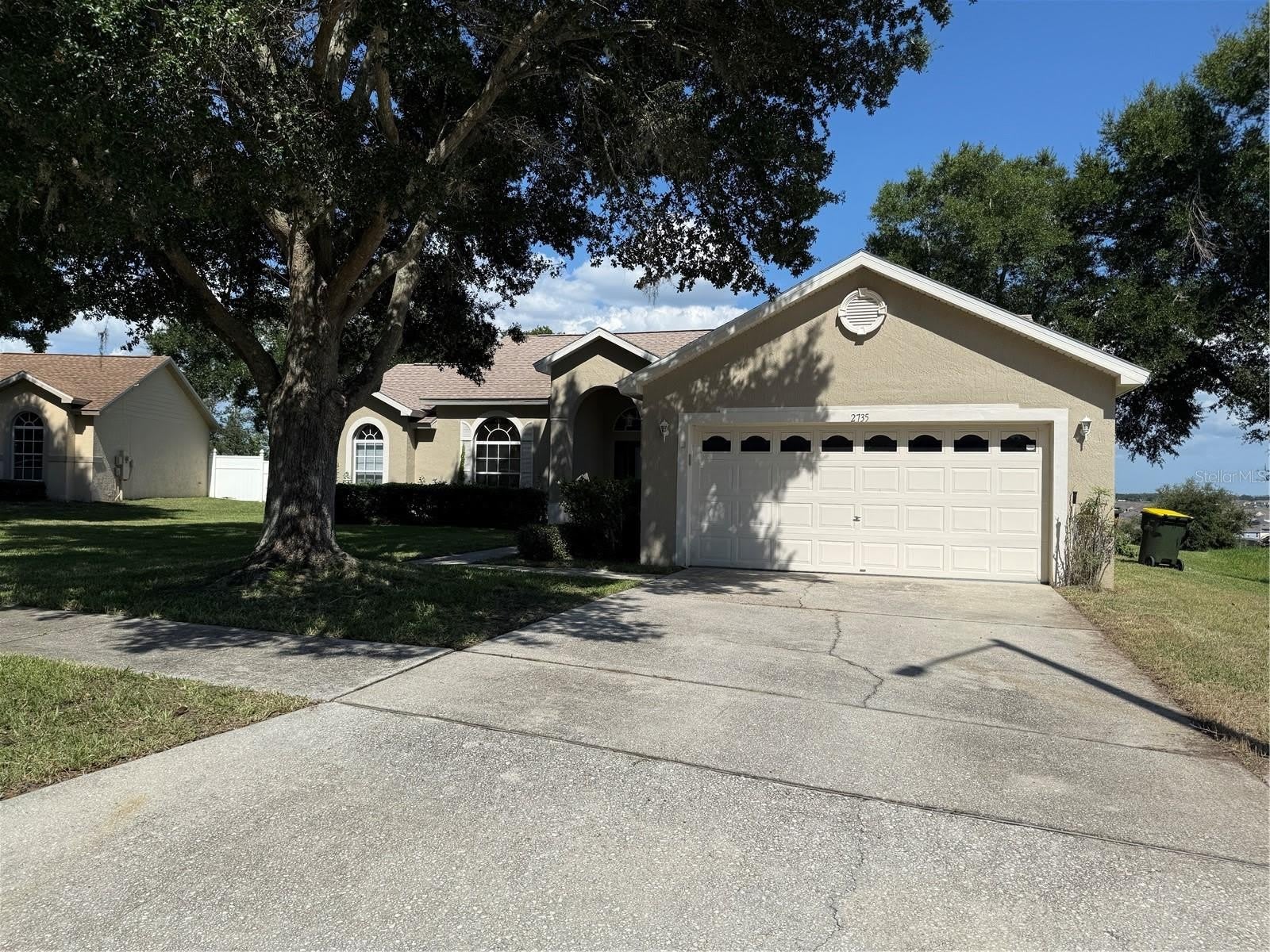 2735 CEDARIDGE Circle – photo 1
