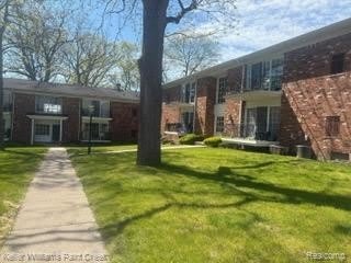 433 Fox Hills Drive S – photo 2