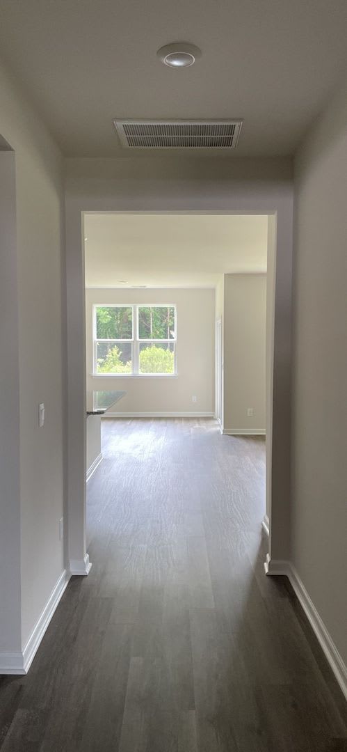 Reduced! New build 3 bedroom/2 bath home in the Parks – photo 5