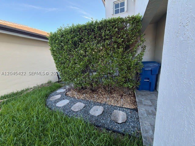 8277 NW 194th Ter – photo 3