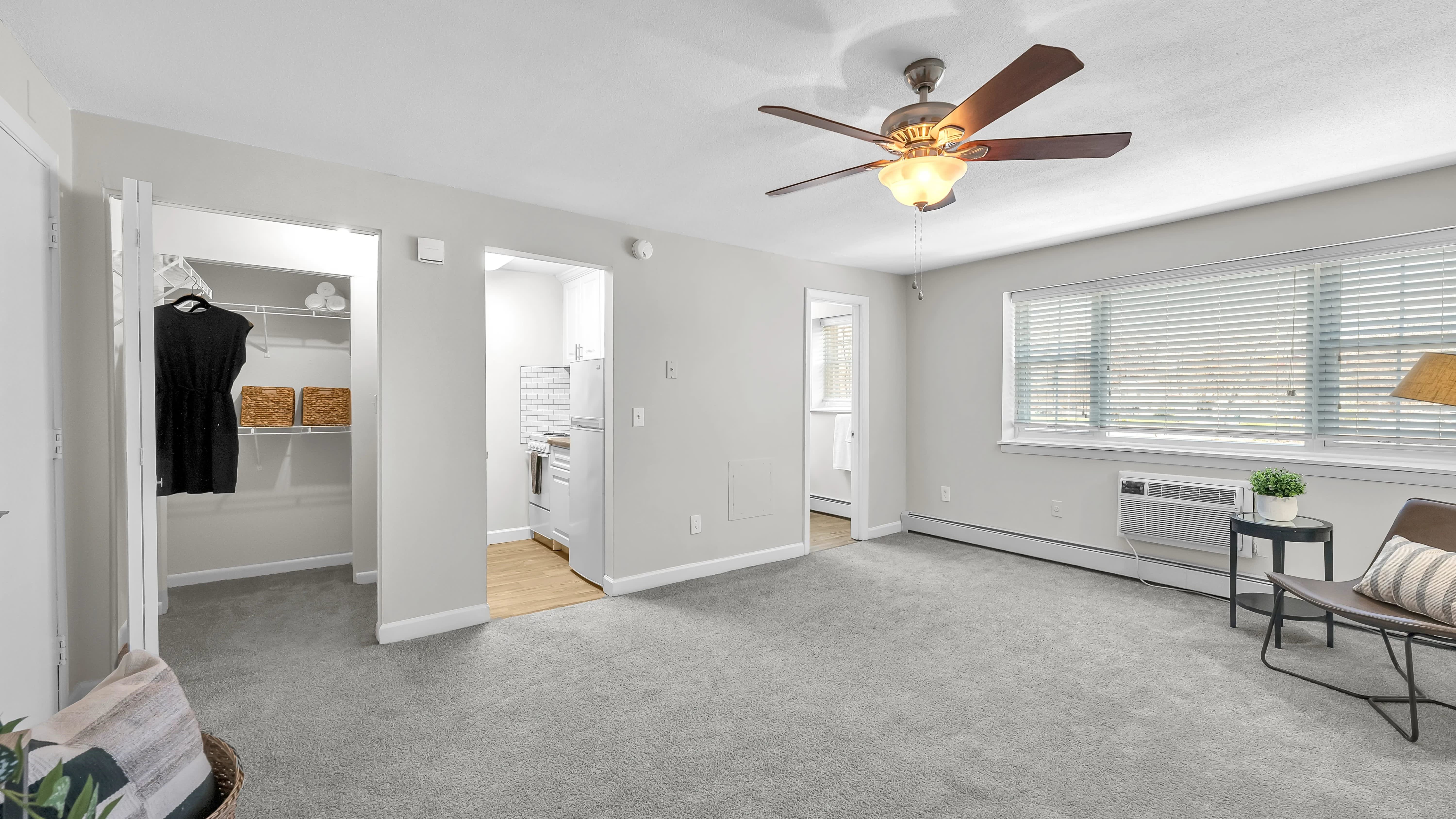 Beacon Square – photo 1