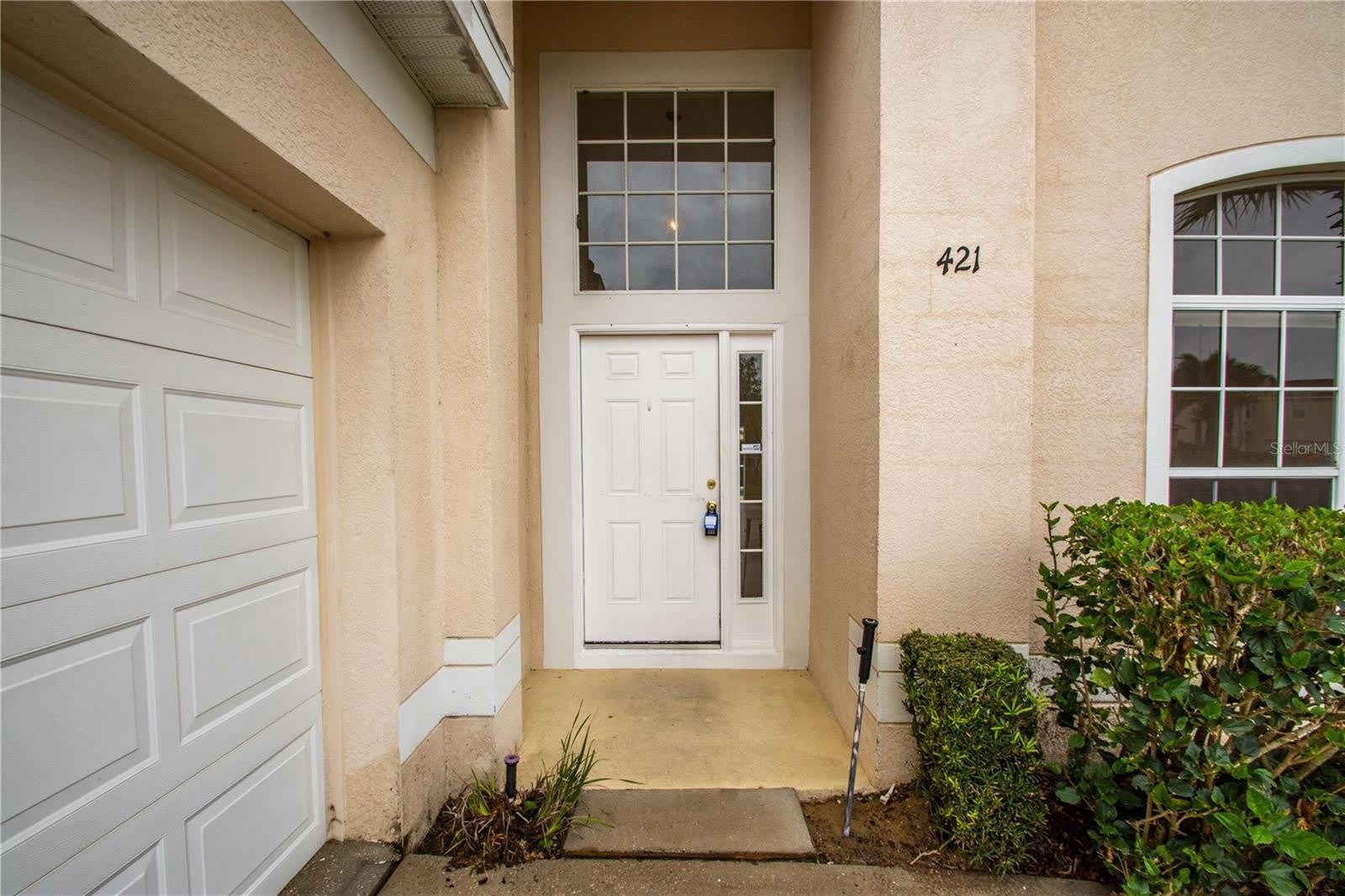 421 LOCKBREEZE Drive – photo 2