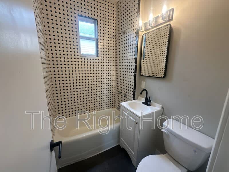 4444 N 60th St – photo 5