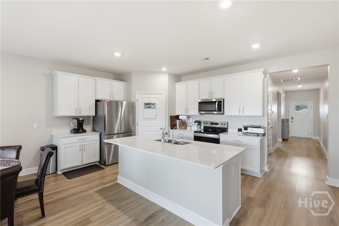 110 Grove Drive – photo 4