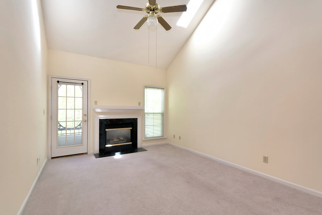 Charming 3-Bedroom Townhome in Sought-After Forest Lakes South! – photo 2
