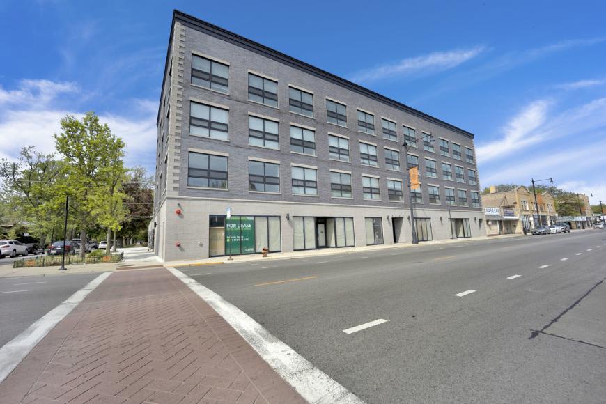 4350 W Lawrence Ave – photo 1
