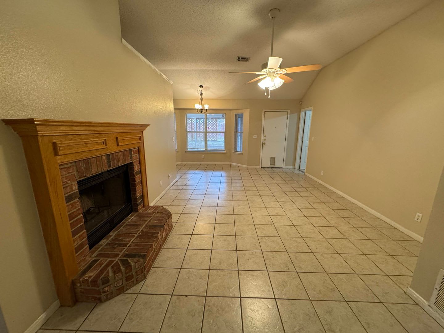 3-Bedroom House for Rent in Killeen – photo 4