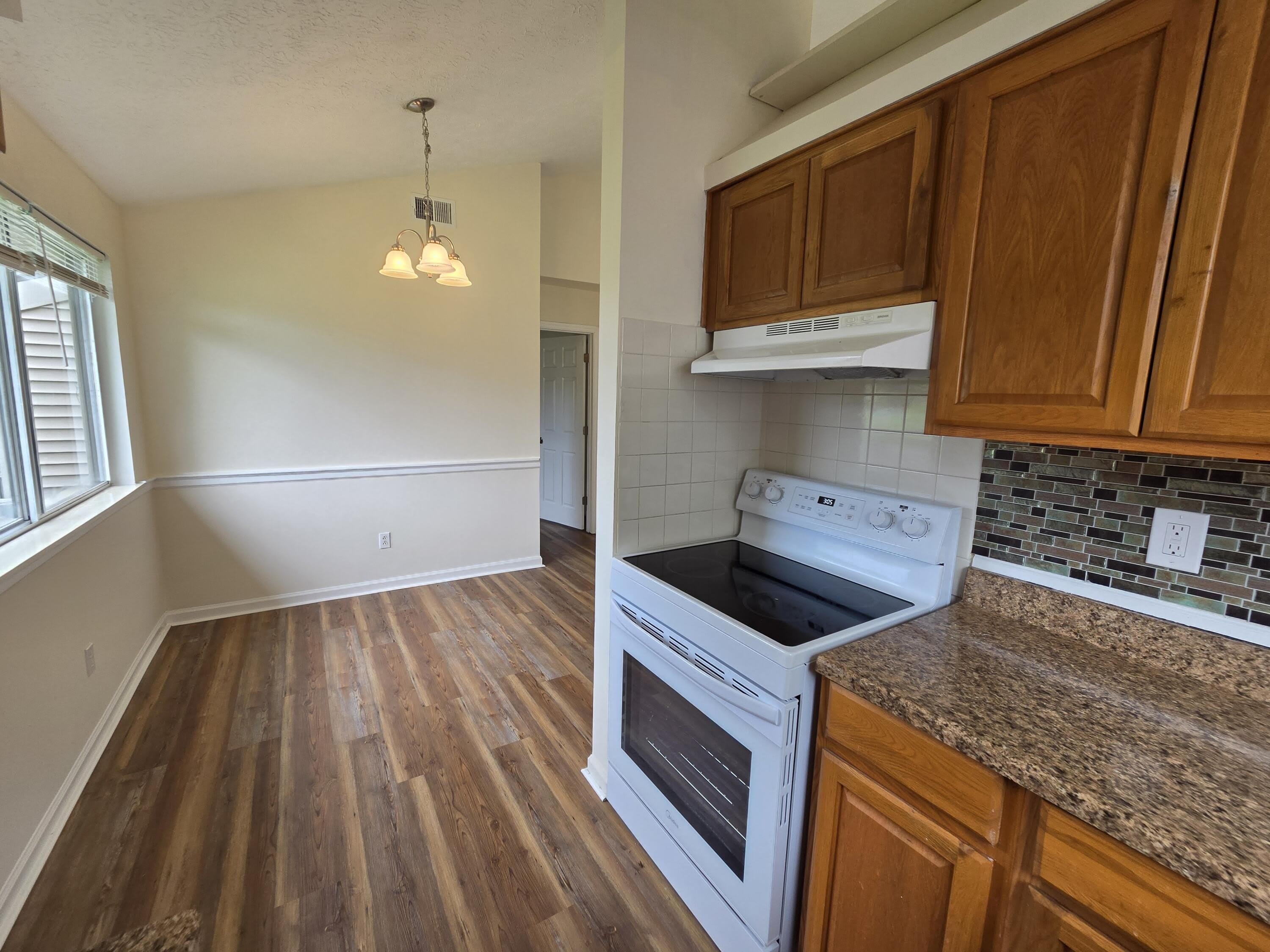 1361 Grafton Drive – photo 4