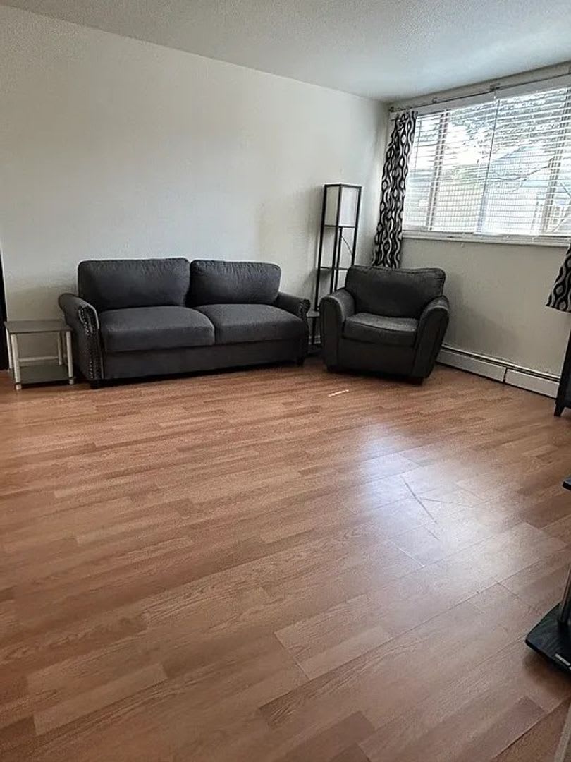 Coming Soon! 1 BR/1BA – photo 2