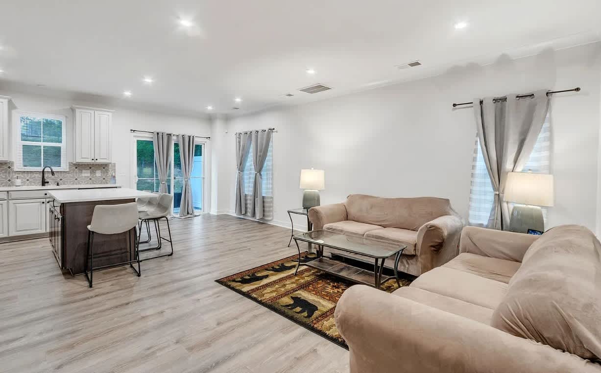 4 Connaught Court – photo 5