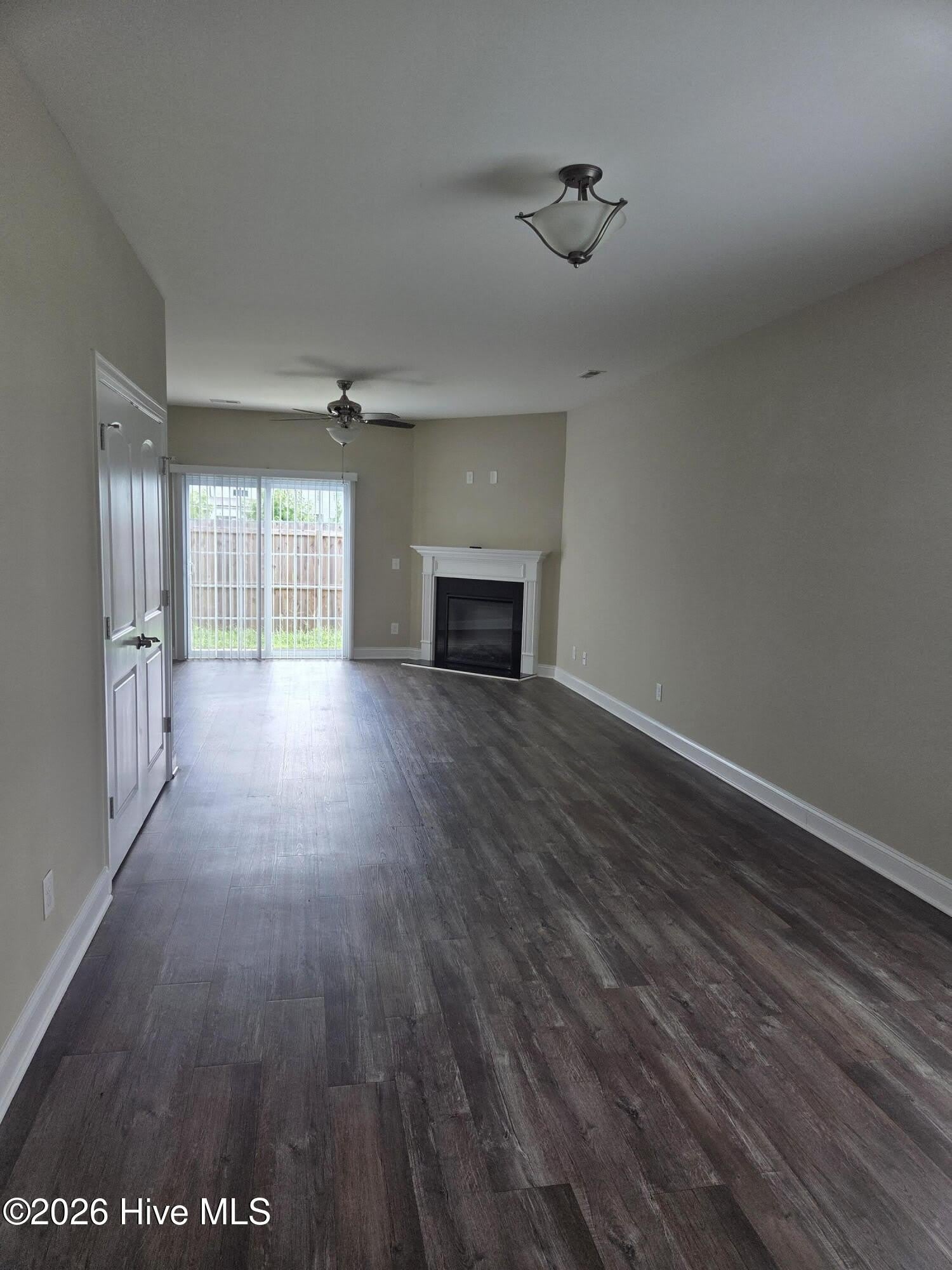 325 S Pointe Drive – photo 5