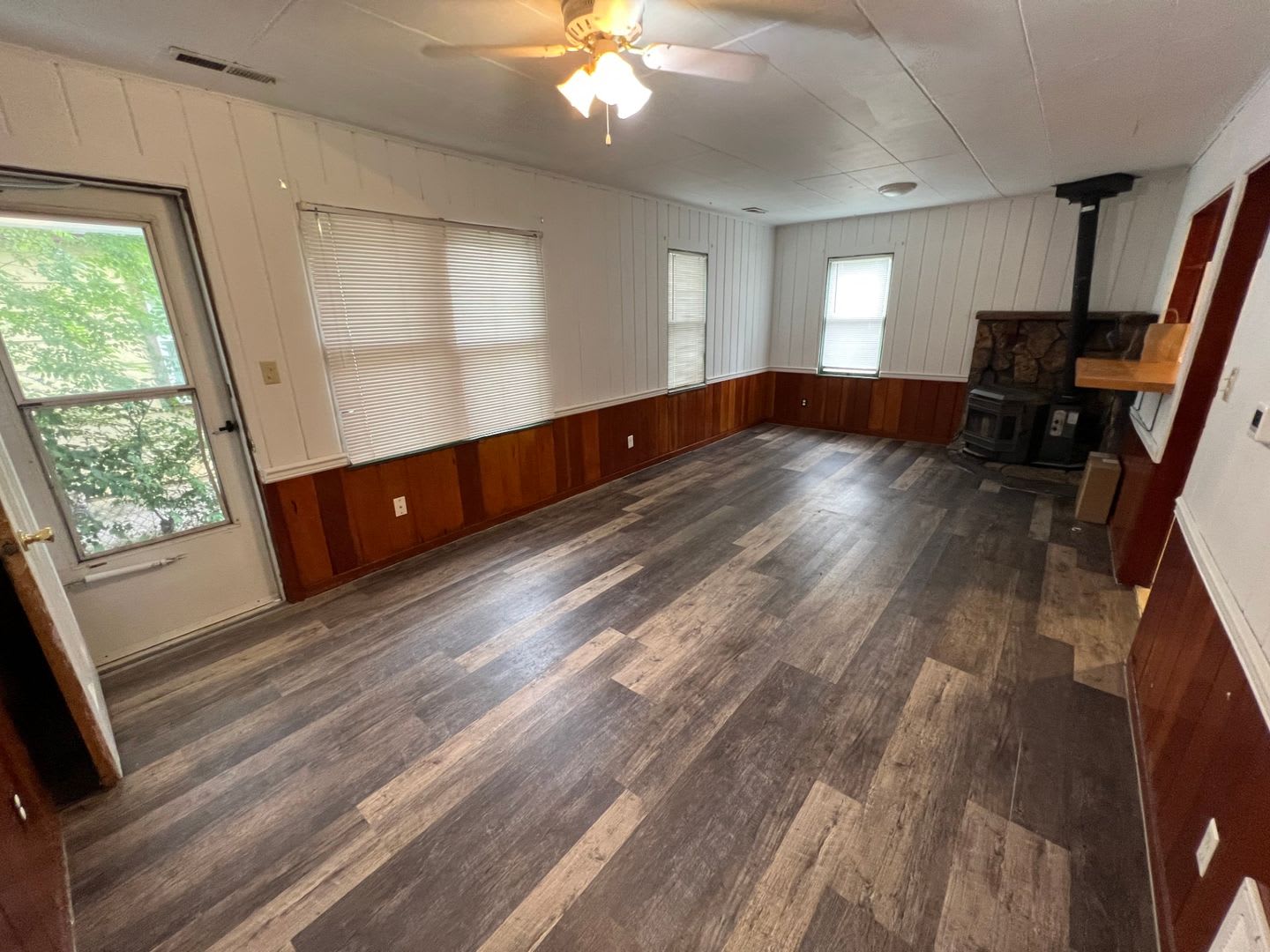 2 Bedroom 1 Bath House With Fenced Yard Storage Shed Off Street Parking – photo 5