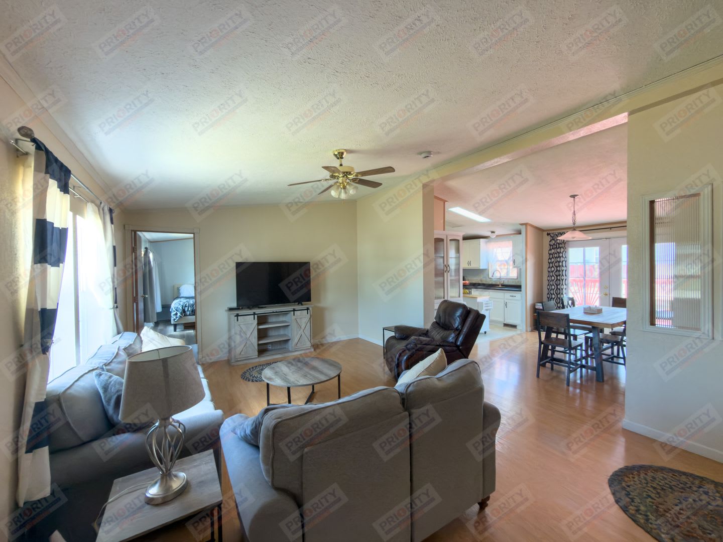 Single Family Home With Huge Yard – photo 2