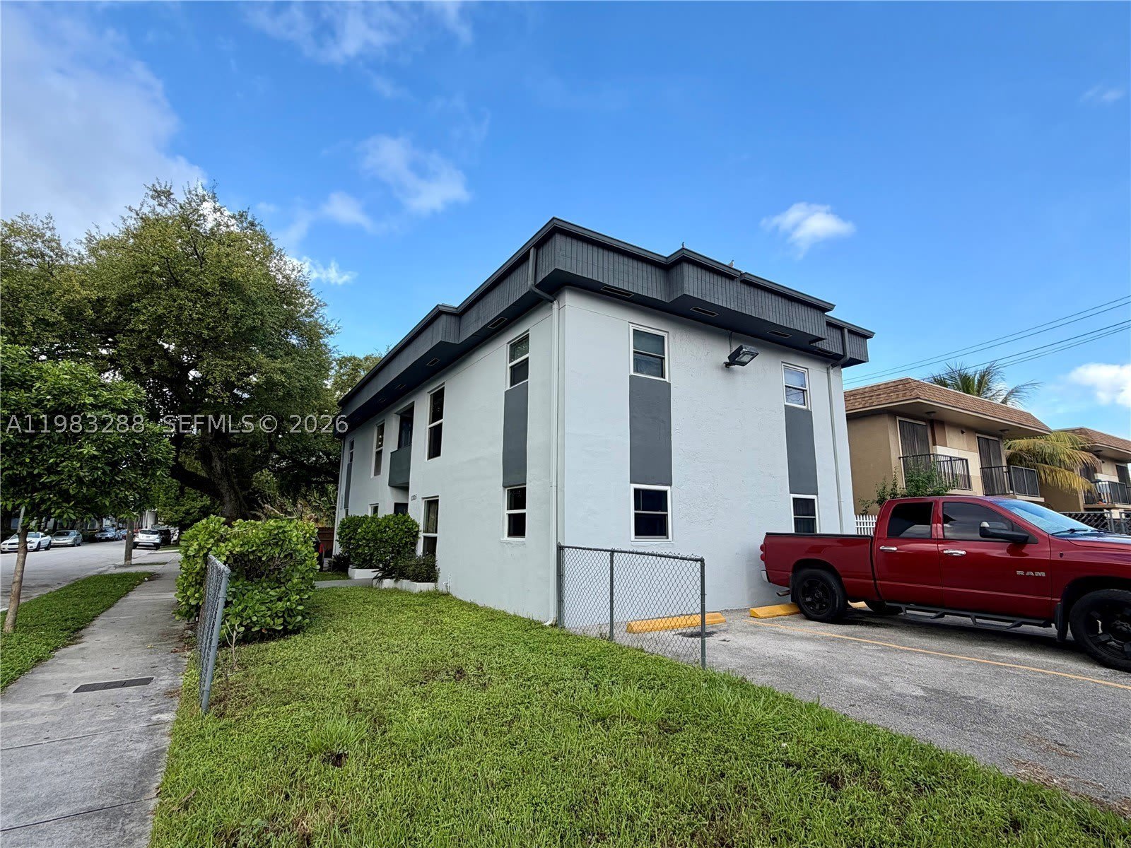 1305 Nw 4Th St – photo 2