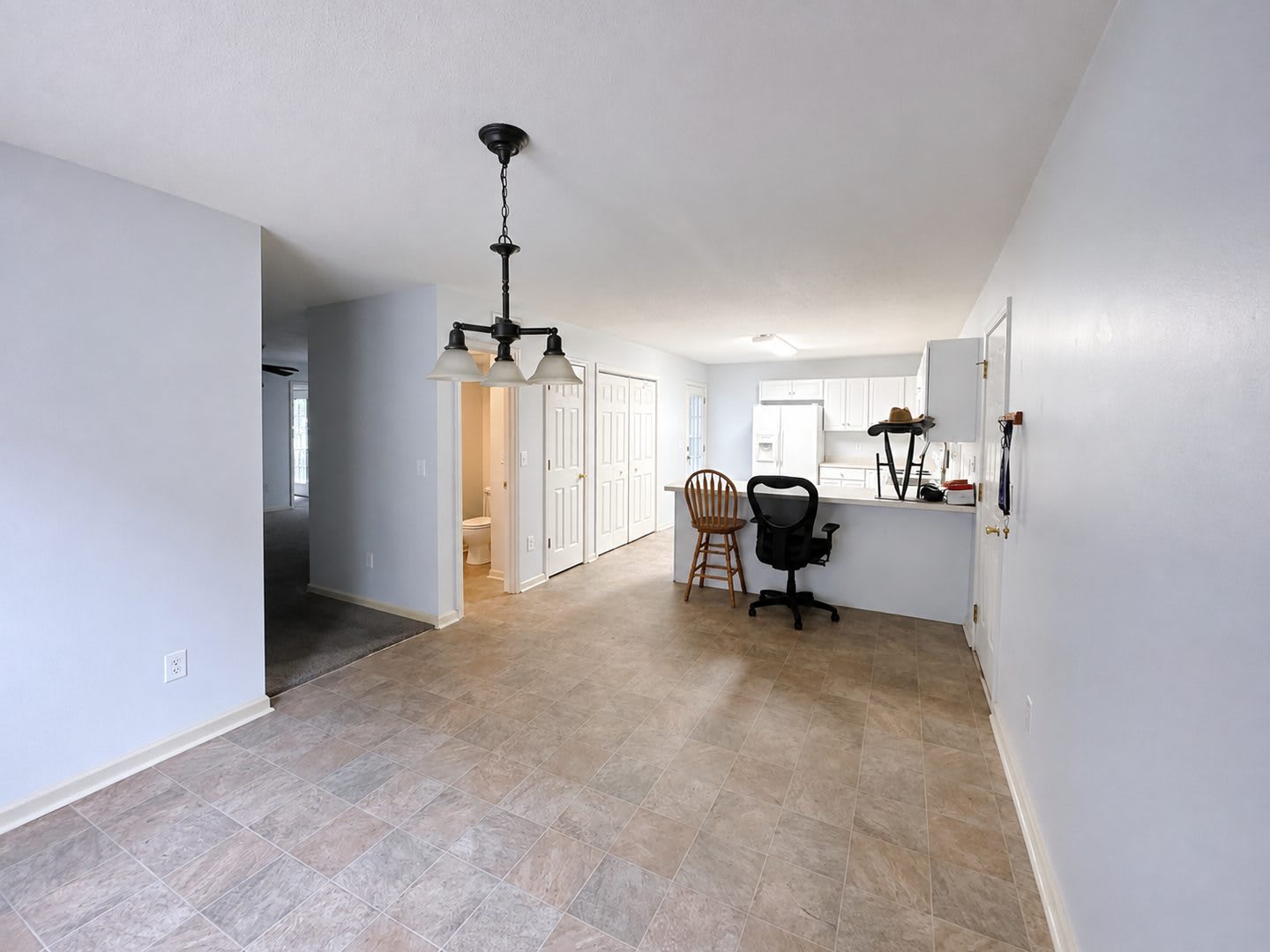SPACIOUS 3-BEDROOM HOME NEAR CLEMSON UNIVERSITY – photo 3