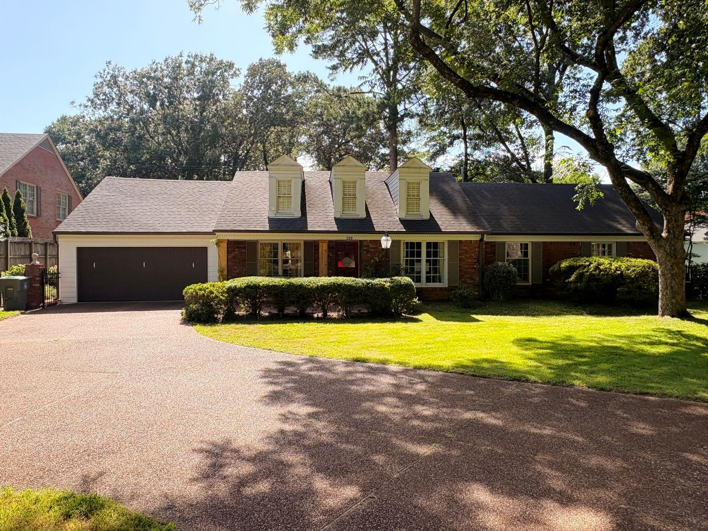 Renovated Home In The Heart Of East Memphis! Fully Fenced Backyard! No Carpet! – photo 2