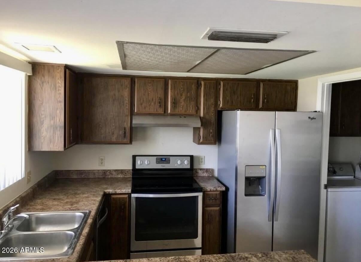 5712 E ESTRID Circle – photo 2