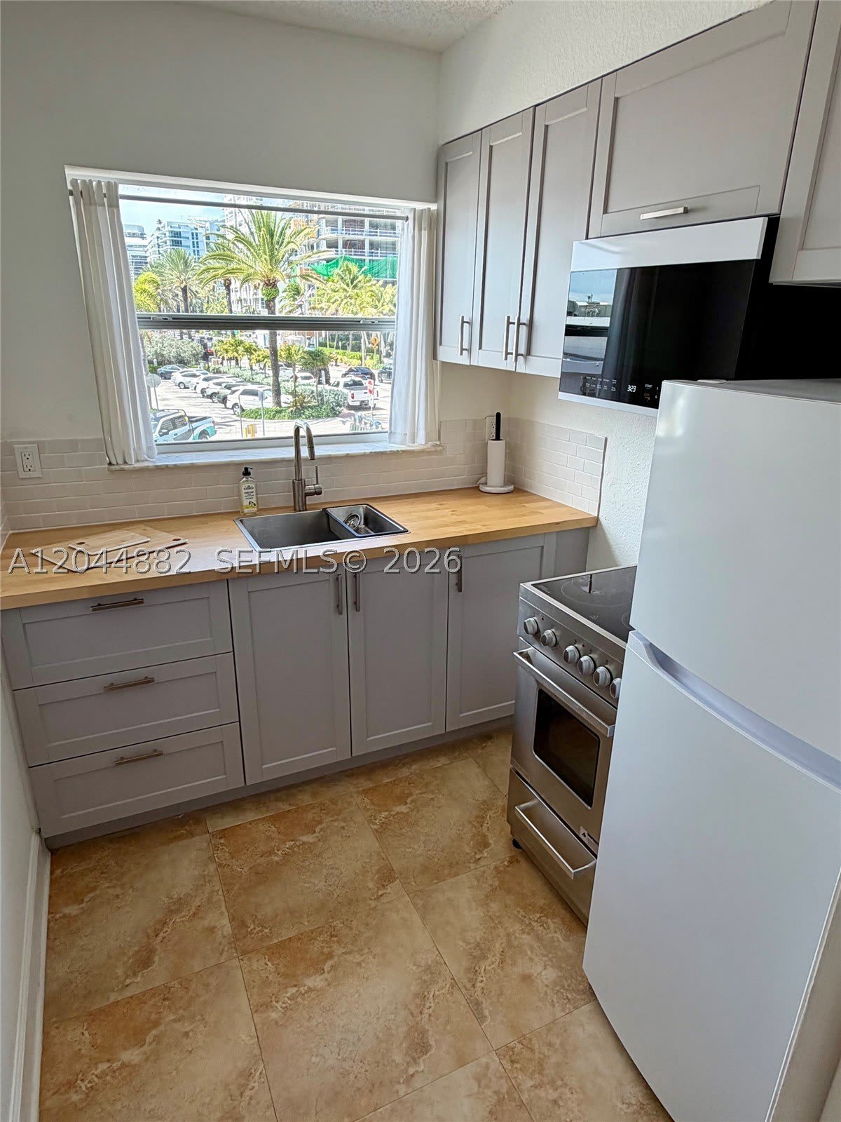 9248 Collins Ave – photo 4