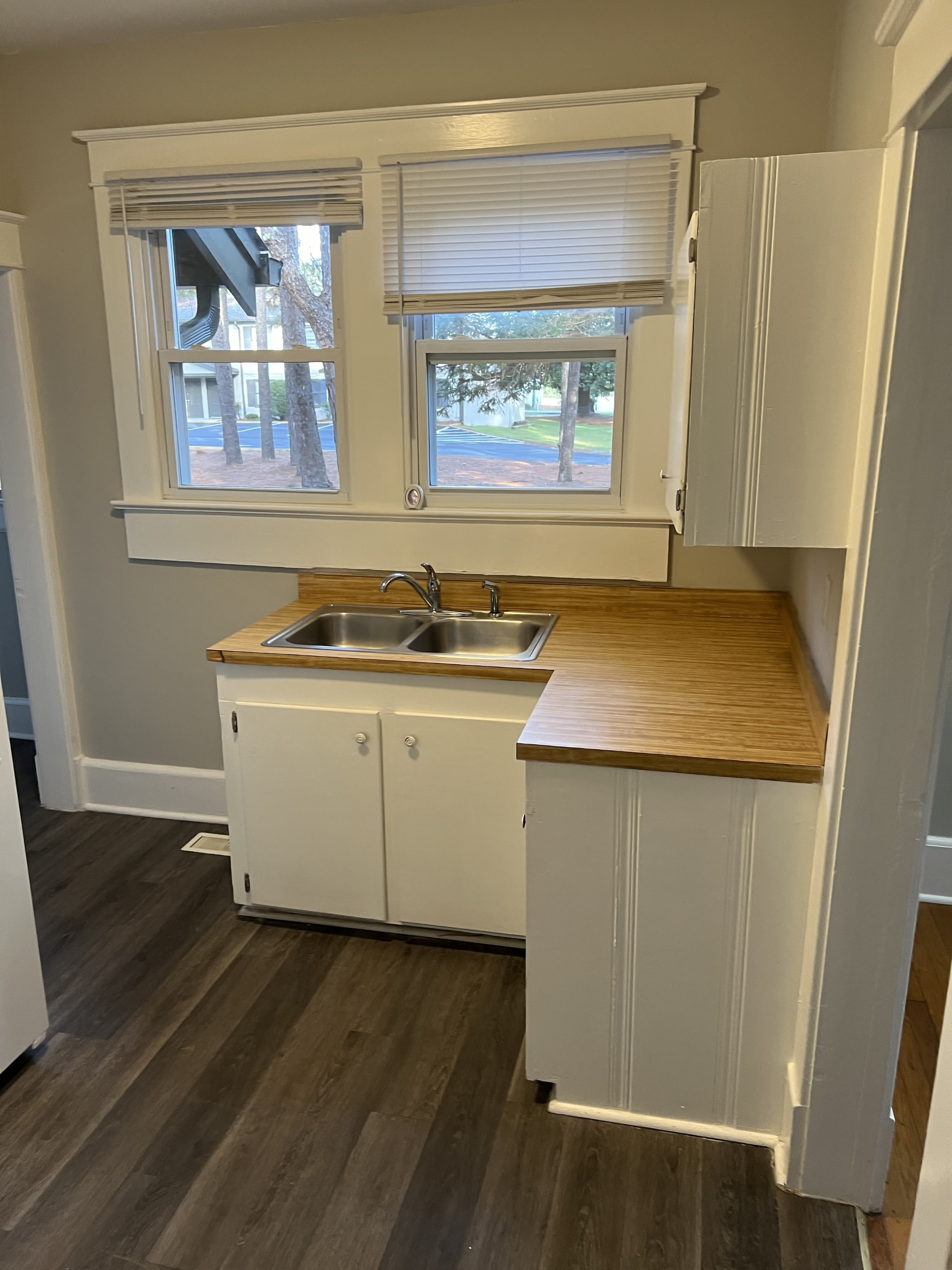 350 West Illinois Avenue – photo 5