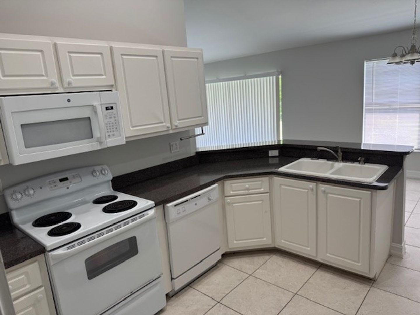 Sw Cape Coral 3X2 Single Family Home Rental – photo 5
