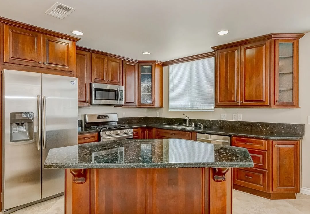 415 West Regent Street – photo 2