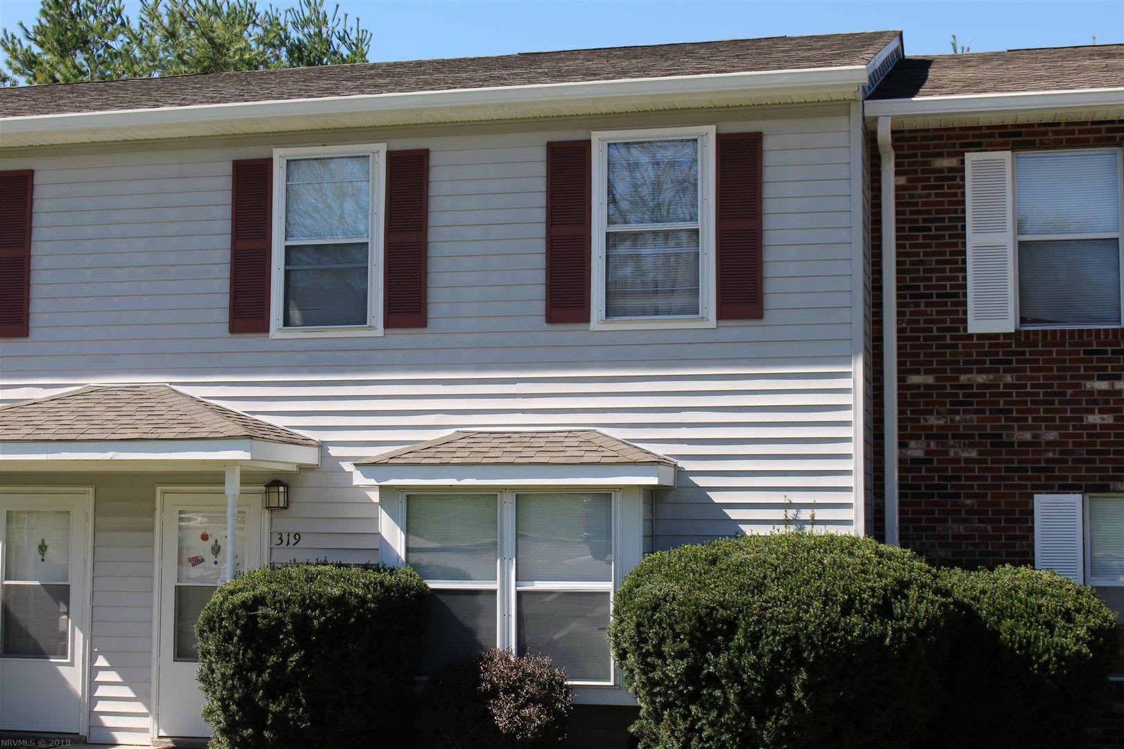 4 Bedroom, 2.5 Bath Townhouse – photo 1