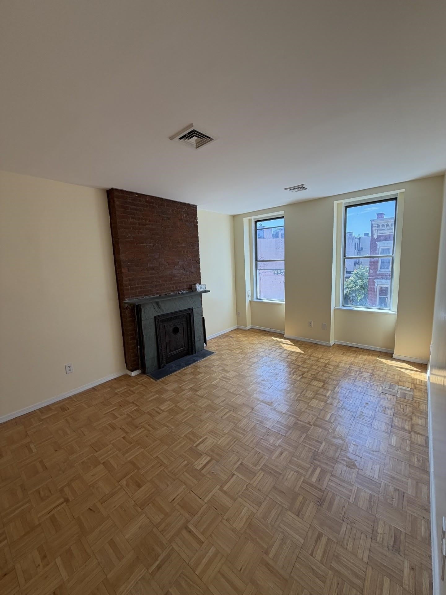 348 Grove St – photo 4