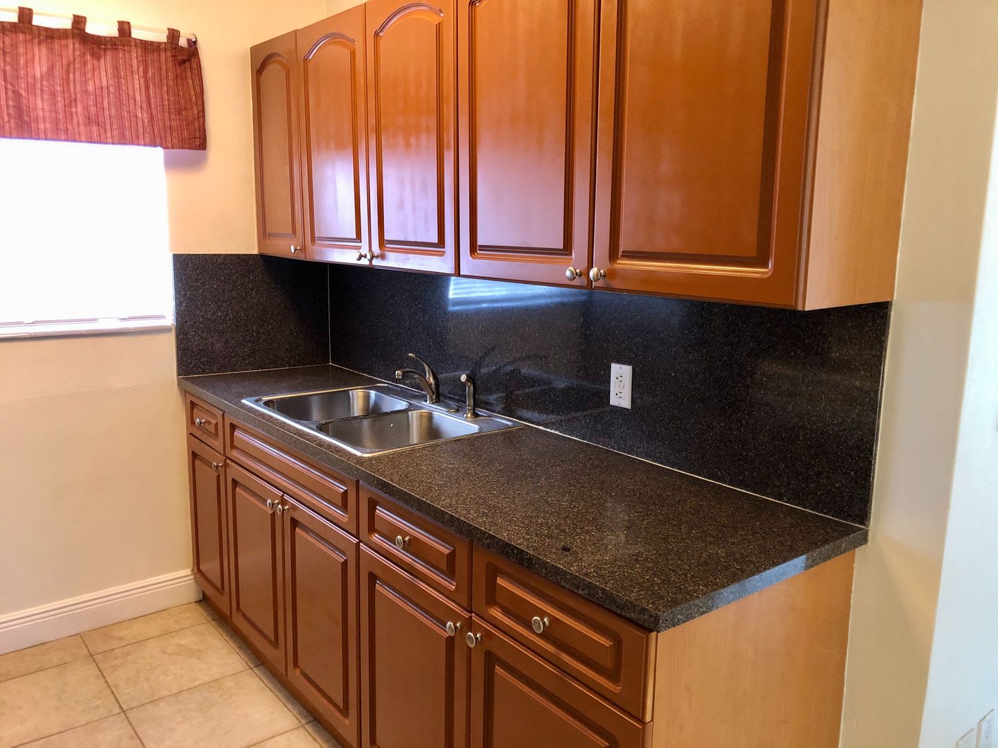 Corp Condo – photo 1
