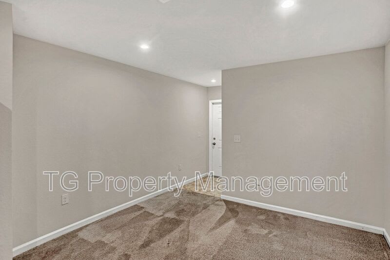 5958 Creekside Crossing Dr – photo 2