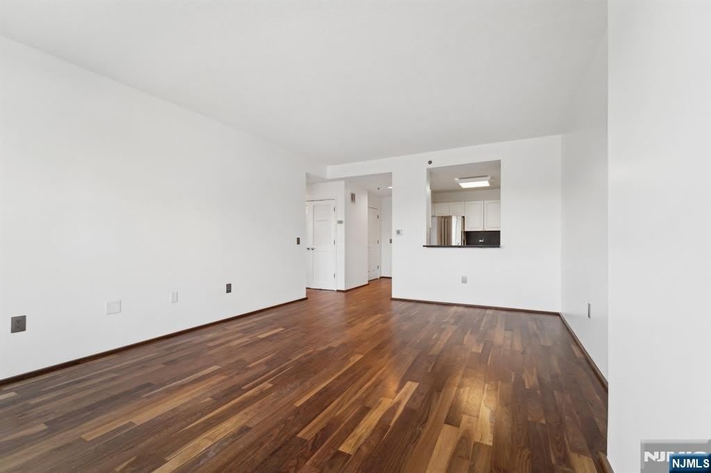 110 City Place – photo 4